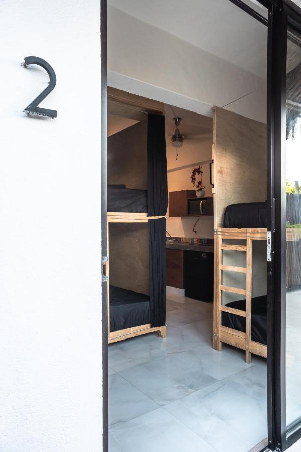 Maui Hostels Playa Del Carmen Exterior photo